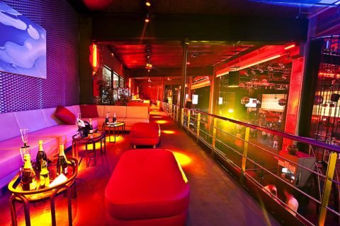 Discos Bares Y Pubs De Barcelona - Lugares De Barcelona