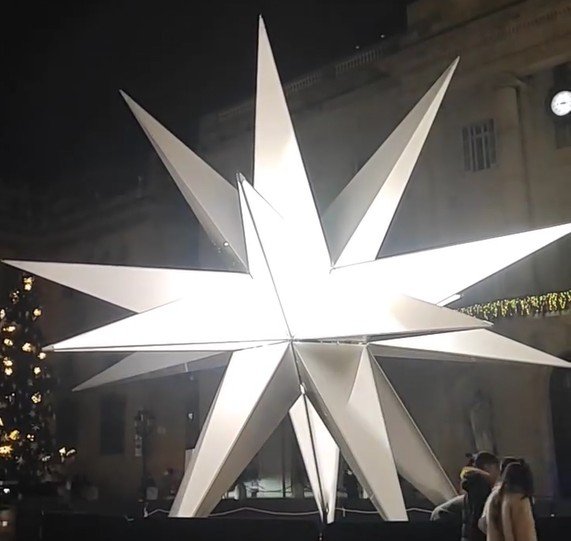 Estrella en la Plaza Sant Jaume